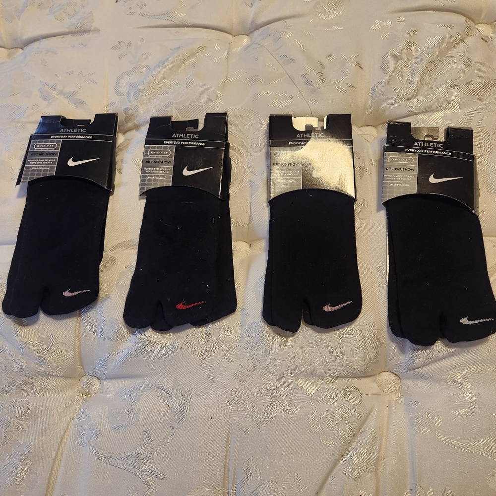 Nike rift split toe socks
